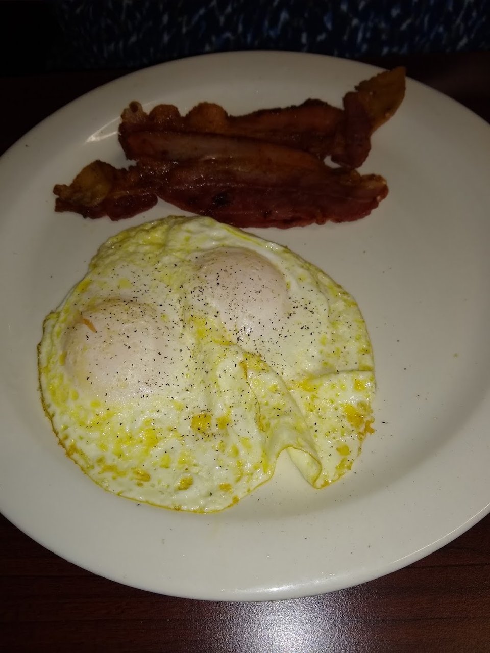 Tiny Breakfast Eggs and Bacon